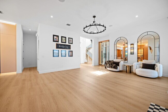 Building Photo - 5735 SW 104th Terrace