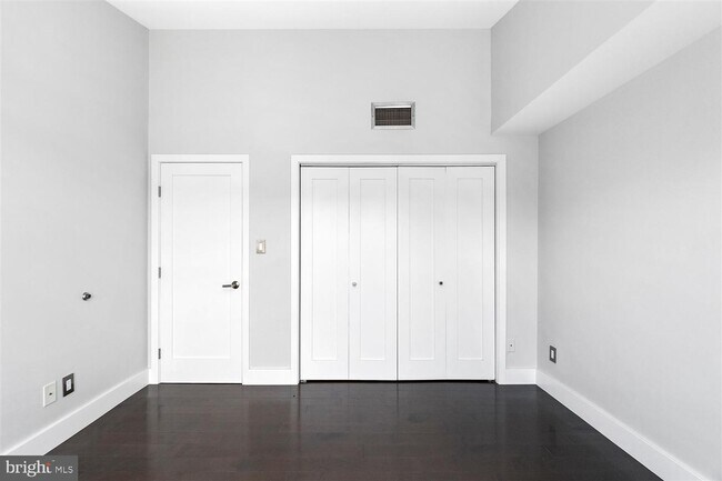 Building Photo - 1000 Fell St