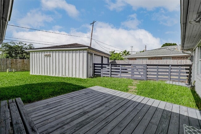 Building Photo - 5439 Lymbar Dr