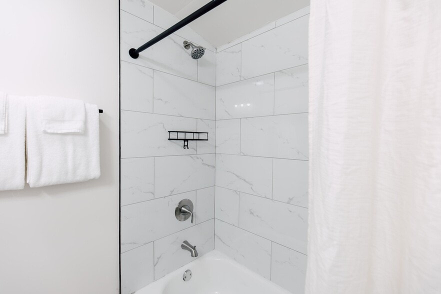 Building Photo - 215 Kerr Ave