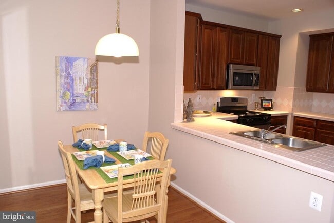 Building Photo - 2909 Mainstone Dr