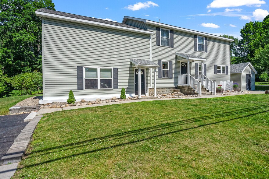 Building Photo - 387 Maple Ave