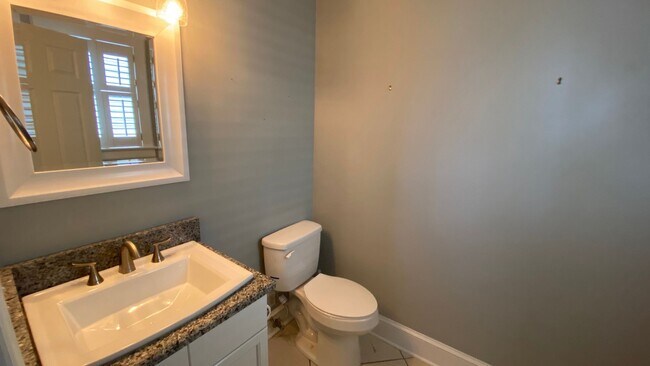 Building Photo - 3 Bedroom 2.5 Bath House in Radcliffeborough - Downtown Charleston
