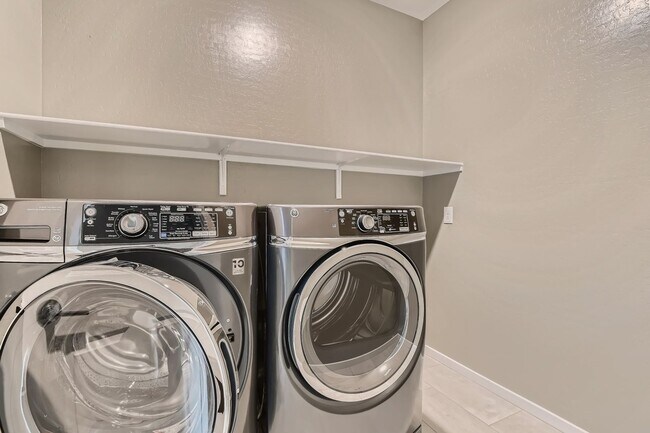 Building Photo - Brand New Summerlin Home w/ Strip Views!