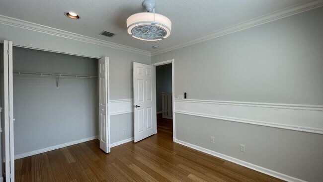 Building Photo - 4857 Victoria Cir