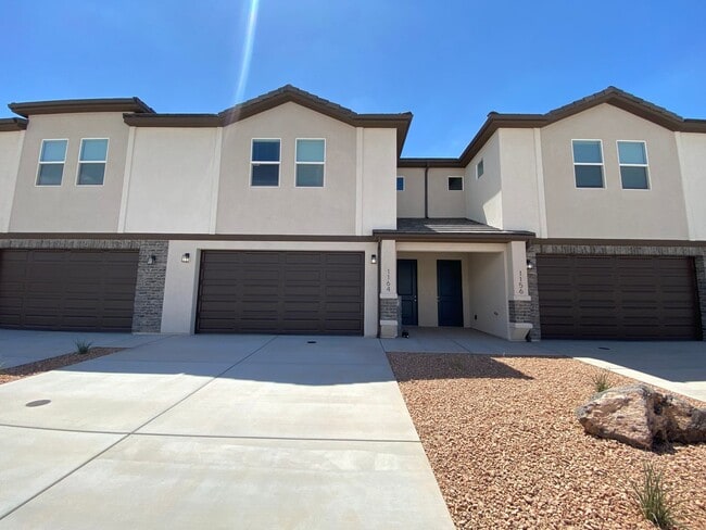 Primary Photo - 3 BEDROOM SAND HOLLOW TOWNHOME FOR RENT!