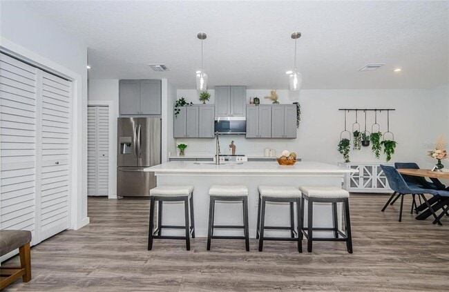 Building Photo - 1954 Freedom Dr