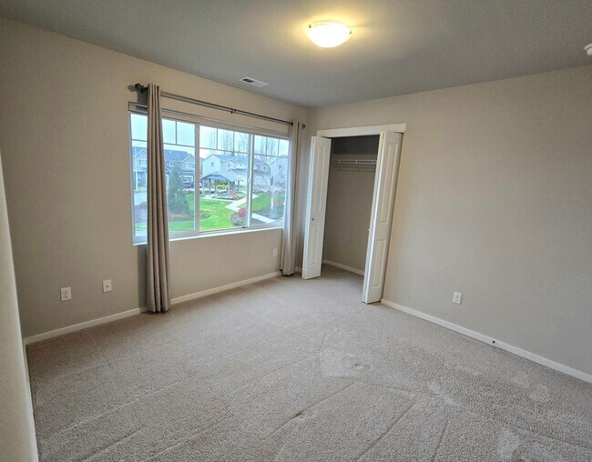 Building Photo - 3 Bedroom 2.5 Bath Home in Stanwood - Pet Friendly!