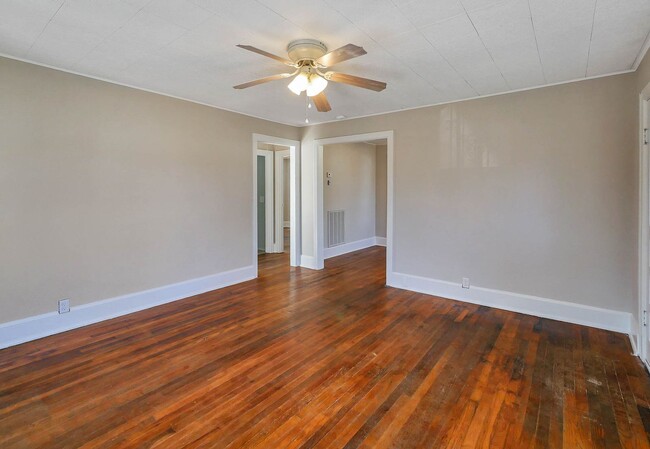 Building Photo - 2 BR 1 BA house for Rent