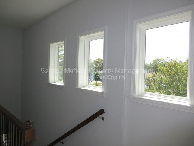 Building Photo - 716 W Intendencia St