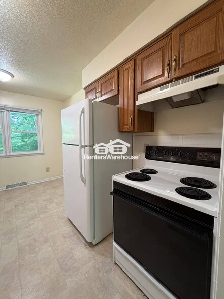 Building Photo - 1215 Cummins Pkwy