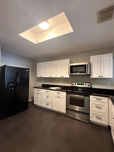 Building Photo - 8343 Morning Grove