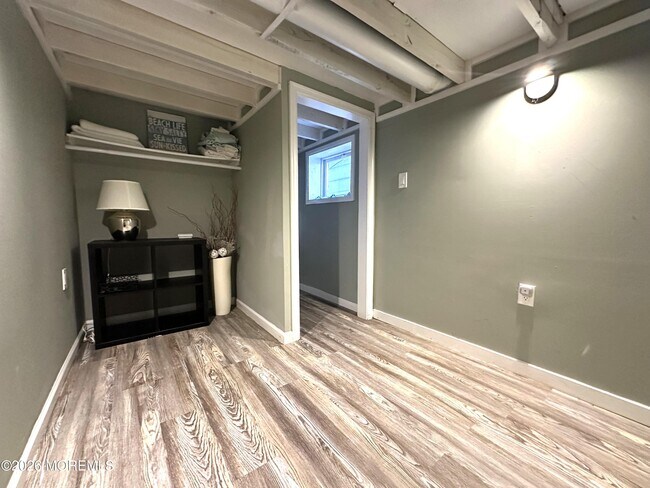 Building Photo - 208 15th Ave