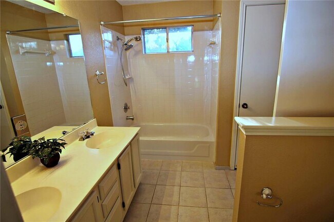 Building Photo - 3105 Blazing Star Trail