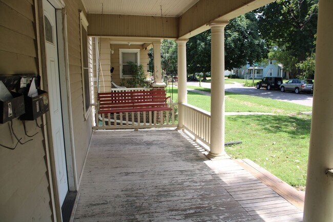 Primary Photo - 910 Humboldt St