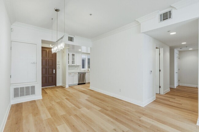 Building Photo - Massive Three Bedroom Two Bath Condo Available now!