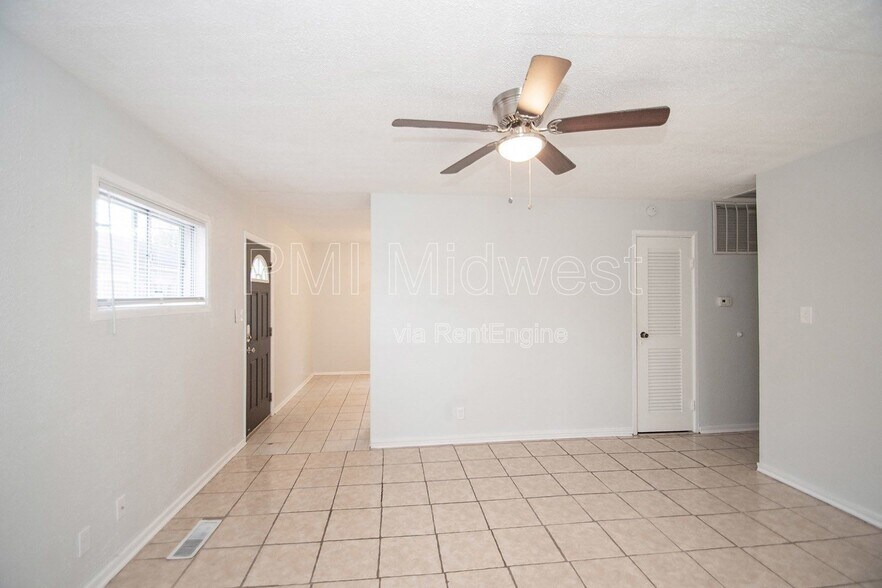 Building Photo - 4610 Karen Dr