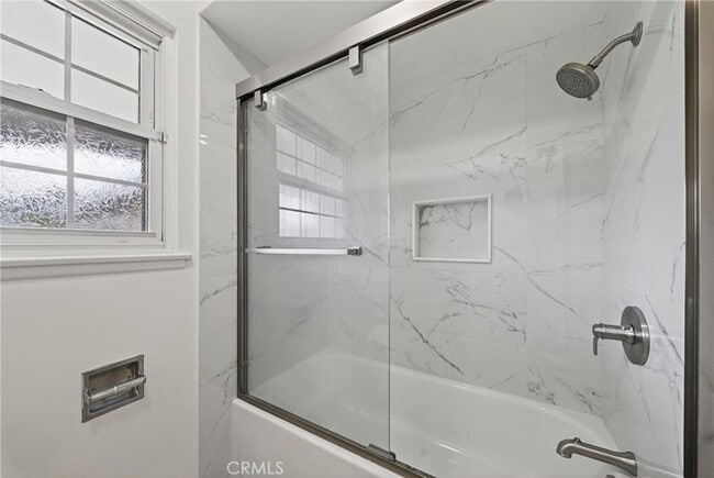 Building Photo - 4201 Franklin Ave