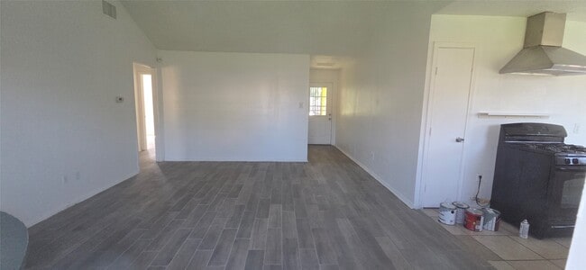 Building Photo - 12623 Chiswick Rd