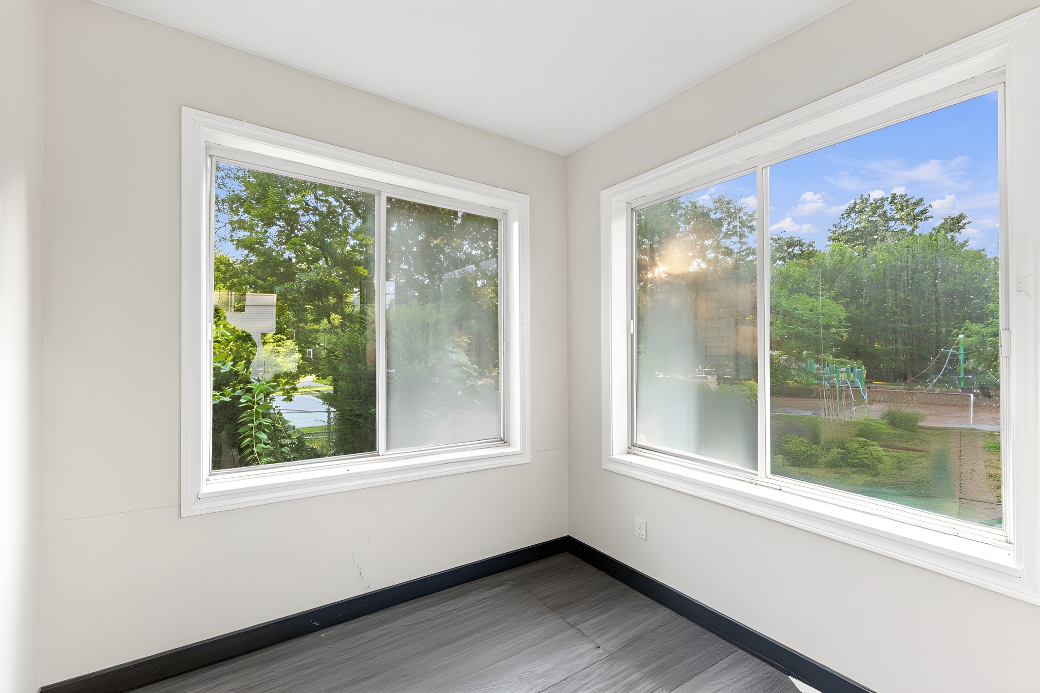 Building Photo - 99 Thorndike St