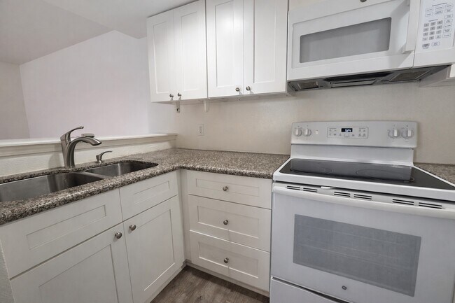 Building Photo - 217 Church St