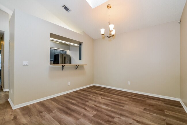 Building Photo - Inviting Home in Sanford, FL