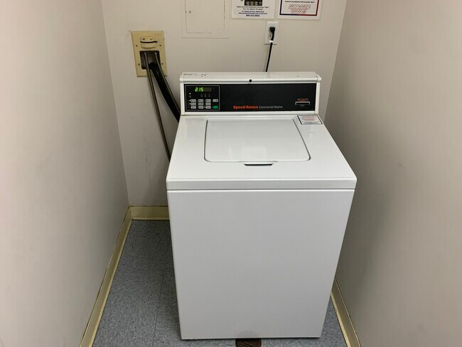 Building Photo - 650 Beacon St