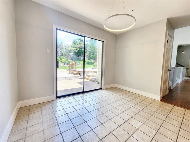 Building Photo - Beautiful and Spacious 4 BR / 3 BA Home fo...