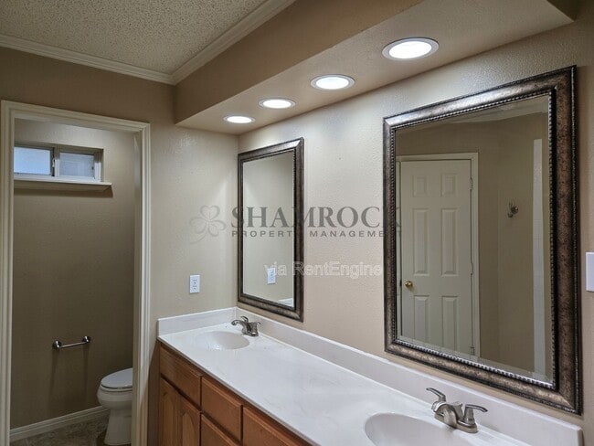 Building Photo - 260 Cross Country Dr