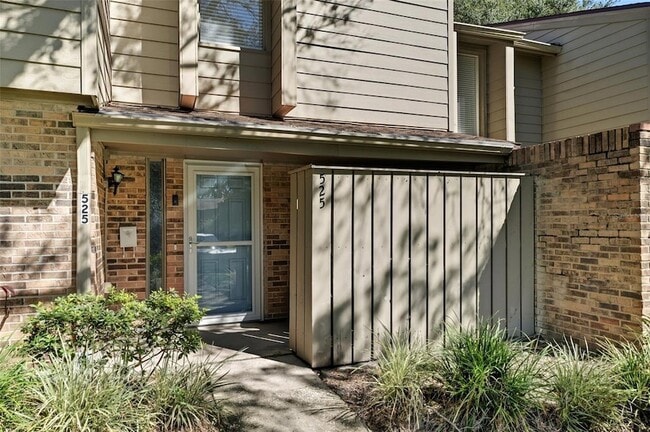 Building Photo - 525 Oak Haven Dr