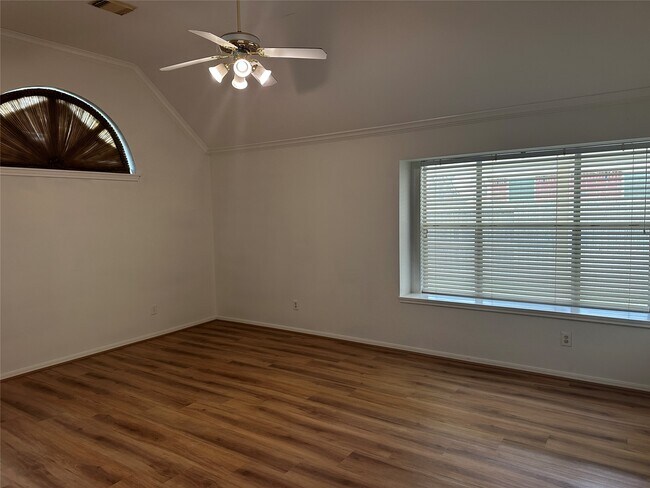 Building Photo - 15303 Marden Ct