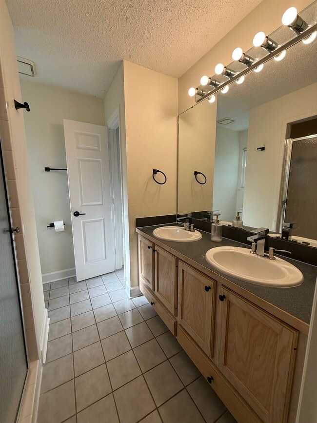 Building Photo - 4305 Snoopy Ln