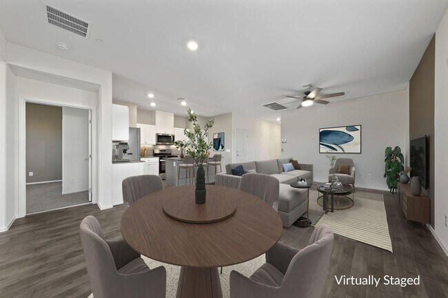 Building Photo - Spacious Single Level with Stunning Mounta...