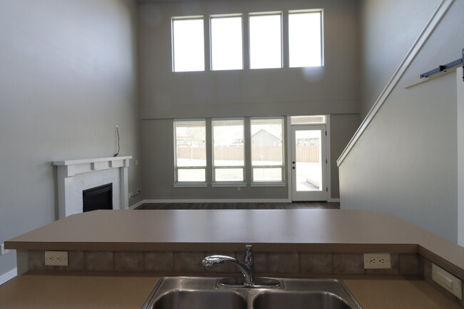 Building Photo - Charming 3-Bedroom Home with Designer Touc...