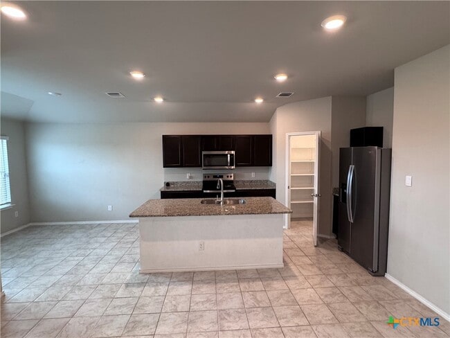 Building Photo - 1104 Prairie Clover Rd