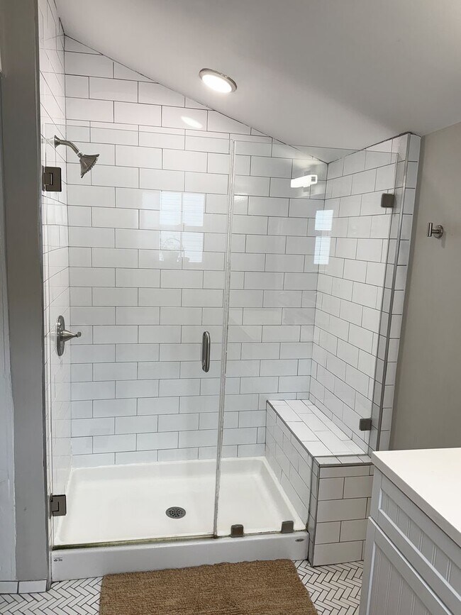 Building Photo - 2/2 Home for Rent Just 5 Minutes from Downtown Greenville!