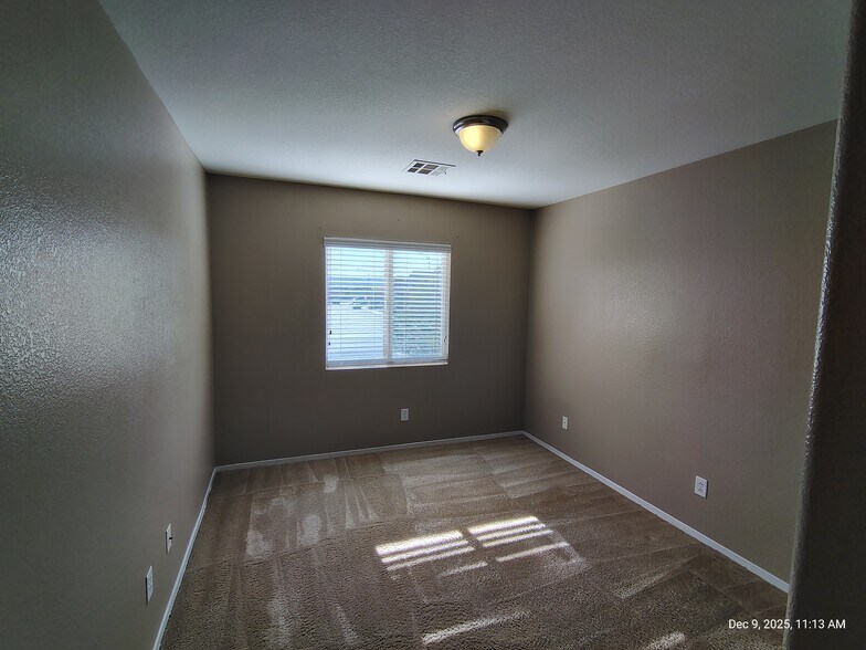 Building Photo - 4715 Deer Forest Ave