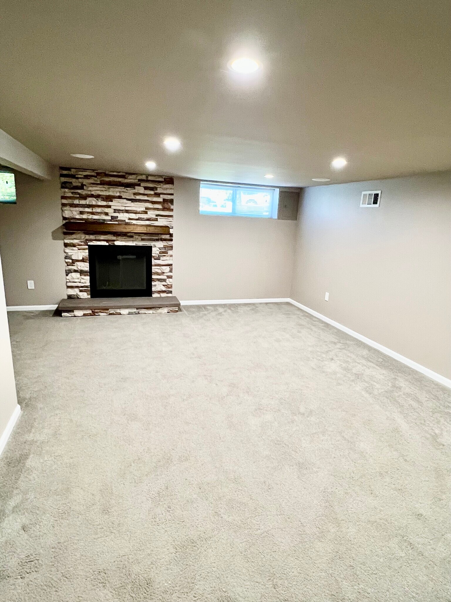 Building Photo - 10098 Belmeadow Dr