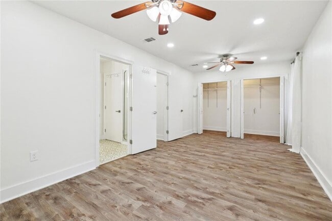 Building Photo - Kent Avenue