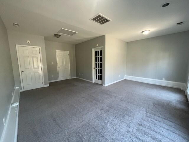 Building Photo - 2825 Sloan Dr