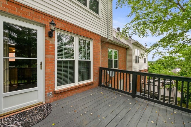 Building Photo - 7037 Mooreland Ct