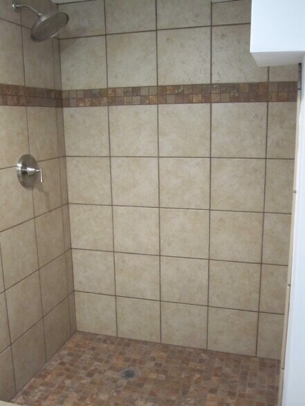 Building Photo - 1658 Monroe St NW