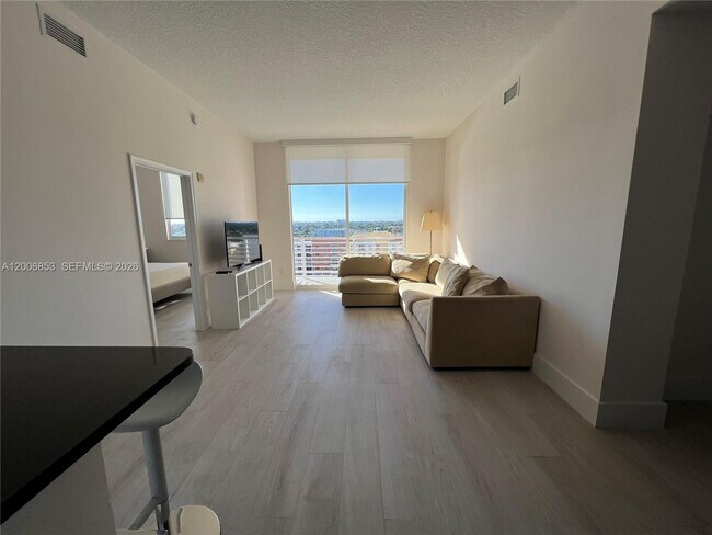 Building Photo - 18800 NE 29th Ave