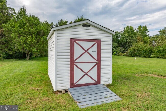 Building Photo - 205 Old Landing Ct