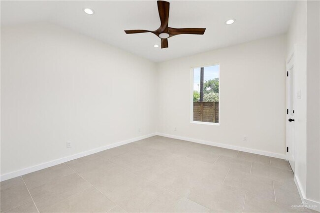 Building Photo - 912 Bicentennial Blvd