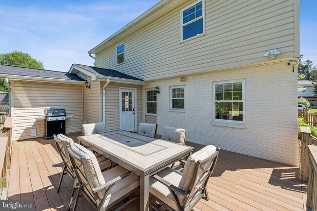 Building Photo - 2013 Maynard Dr
