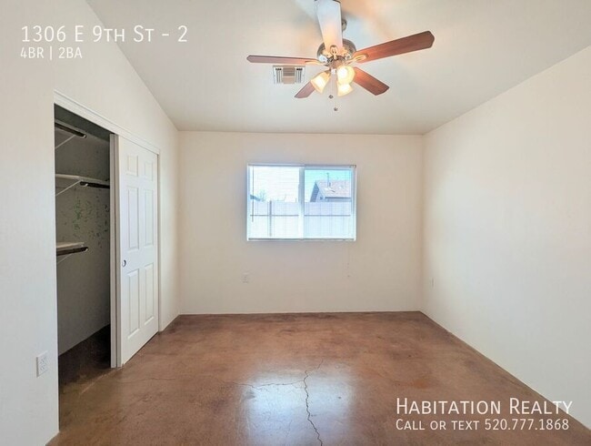 Building Photo - 1306 E 9th St