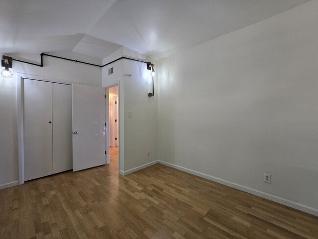 Building Photo - 346 Kayenta Dr