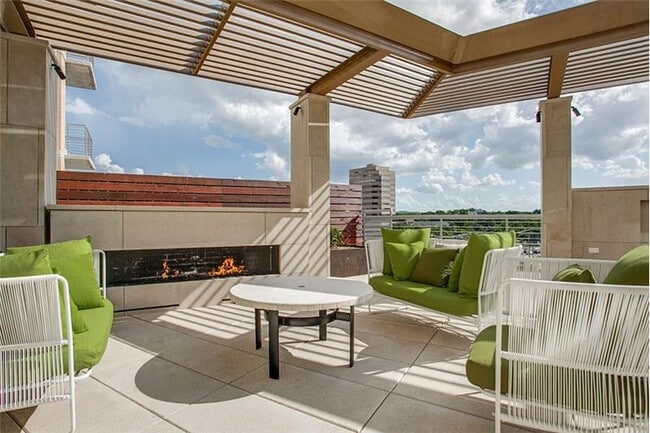 Building Photo - 216 Barton Springs Rd