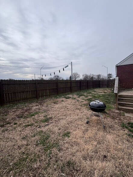 Building Photo - 2925 Bowman Ave